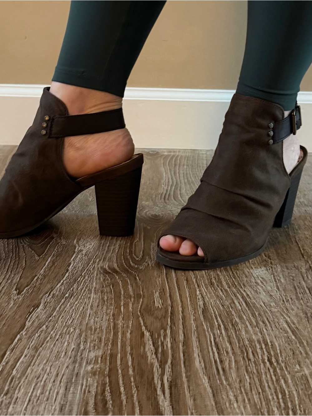 Women’s Brown Open-Toe Block Heel Sandals